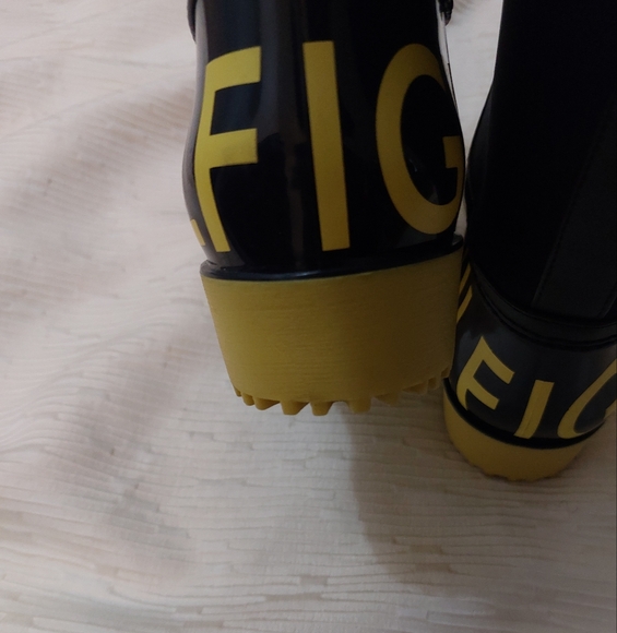 Tommy Hilfiger rain boots size 7 - Picture 6 of 9